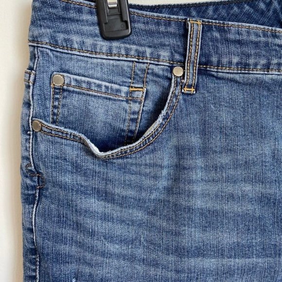 Torrid Cut Off Jean Shorts Size 20 - Picture 4 of 10